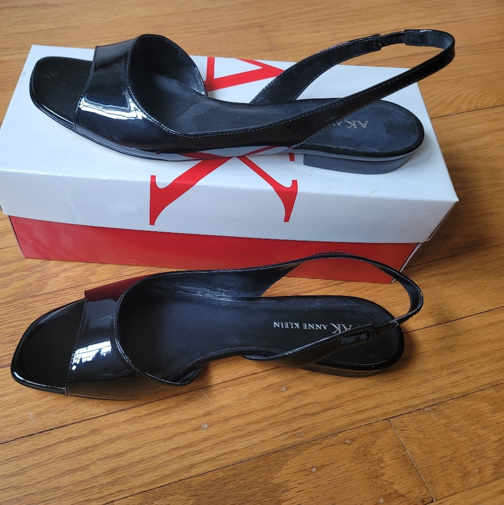 Anne Klein black patent sandals, never worn, size 9.
